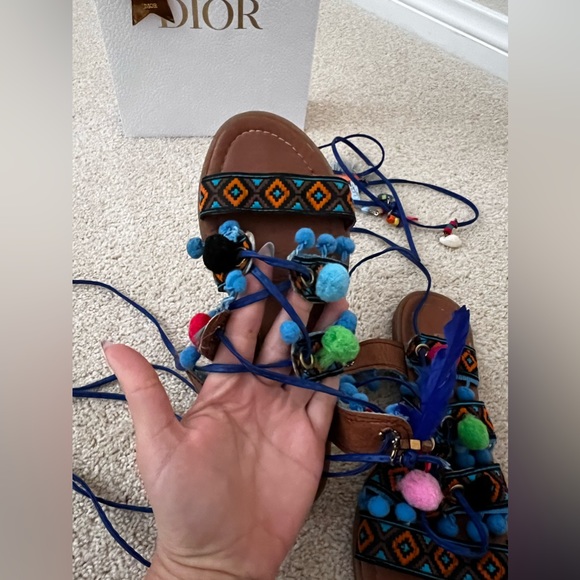 🌟 Tie Up Gladiator Sandals Greek with PomPoms - Picture 5 of 9